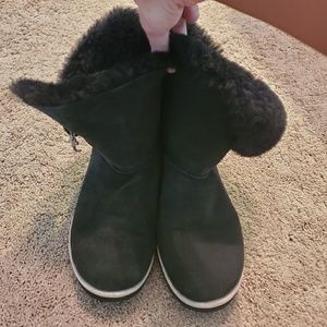 Ugg black size 10 bailey button bling & charm